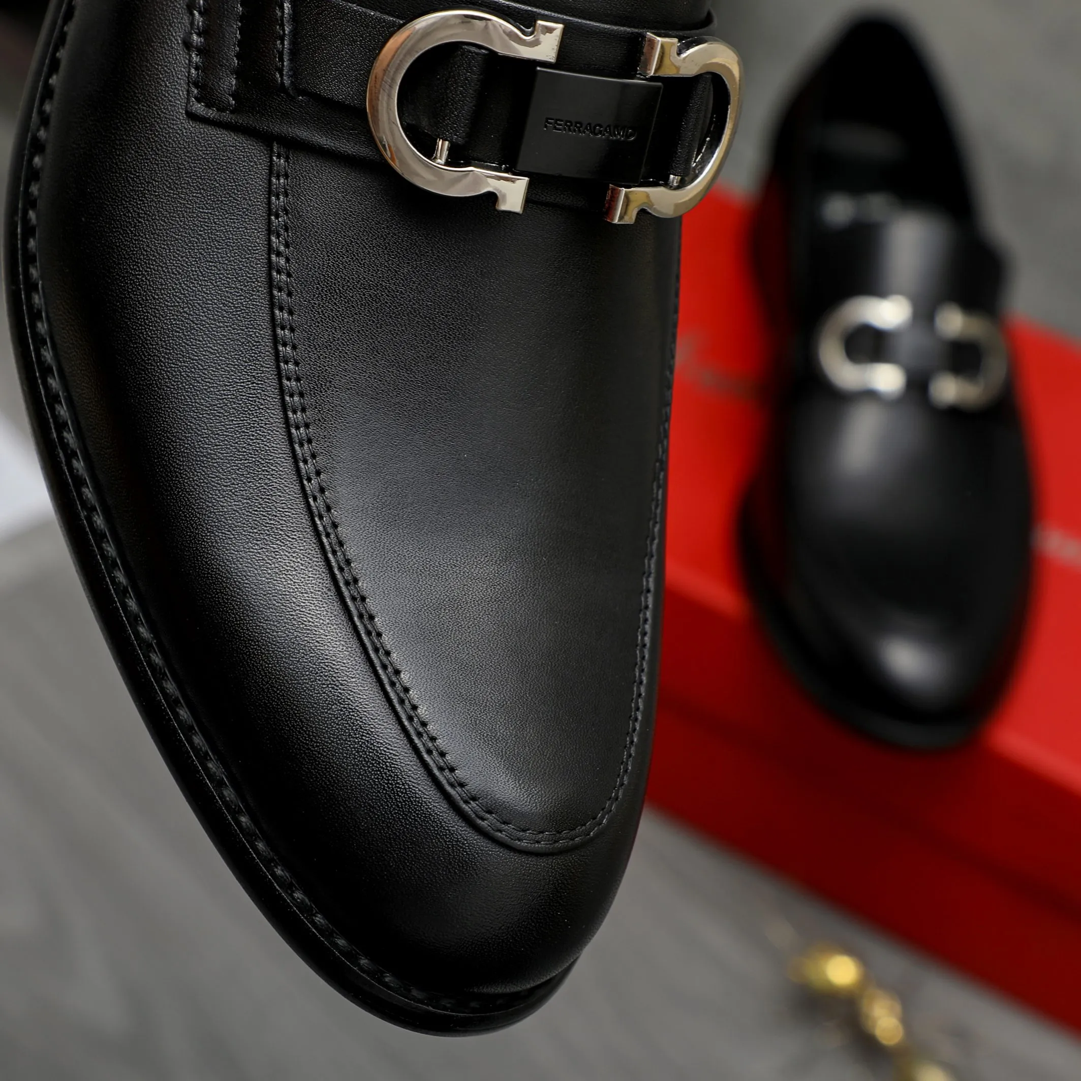 Men's shoes 💰420 Product trademark: Ferragamo " Ferragamo ] Business slip-on leather shoes Regular size: 39-45 (38.46 custom-made, non-refundable) Product materials: Selected high-quality cowhide upper, sheepskin lining, original rubber outsole